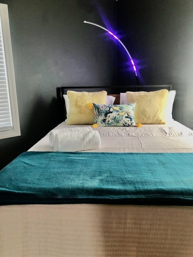 Queen bed - 398 Maynard Ter SE