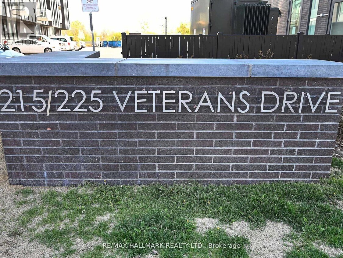 Primary Photo - 225-225 Veterans Drive