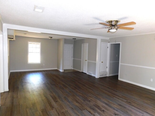 Foto del edificio - 6510 Heather Rd