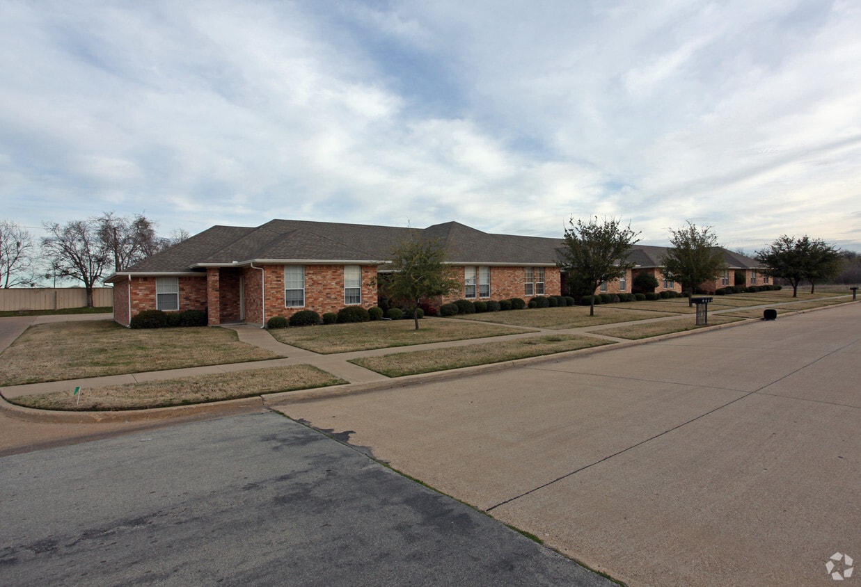 Primary Photo - 612-708 Biloxi Dr