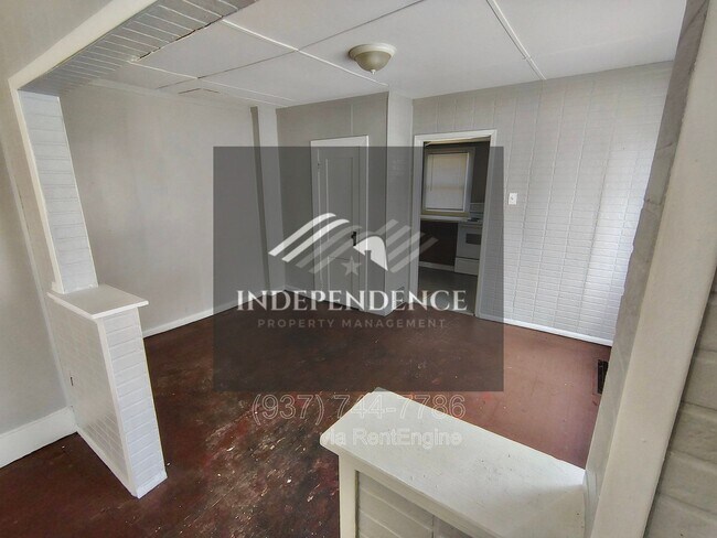 Building Photo - 515 Mertland Ave