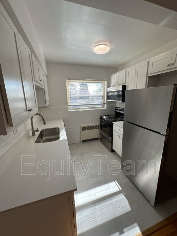 Building Photo - 6086 Dryden Ave