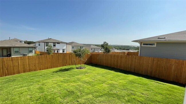 Foto del edificio - 2312 Tucker Ln