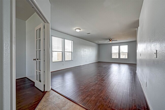 Foto del edificio - 1830 Artem Ct