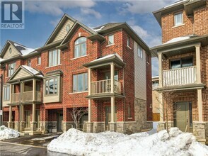 Building Photo - 19 Picardy Dr