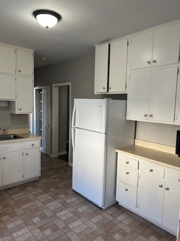 Foto del edificio - 3355 N Troy St