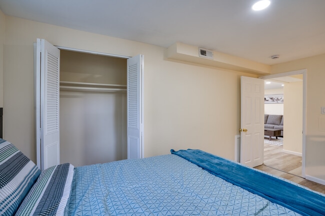 Foto del edificio - 14220 Fallbrook Ln