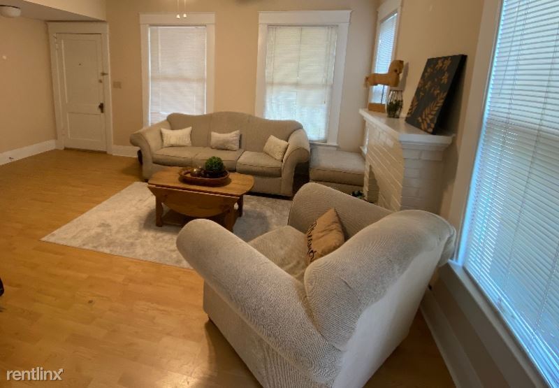 Foto principal - 3 br, 2 bath Apartment - 307 S Newport Ave
