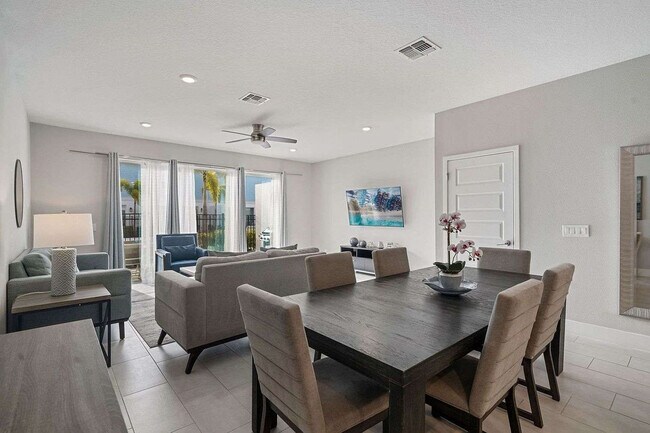 Foto del edificio - 7916 Draw St