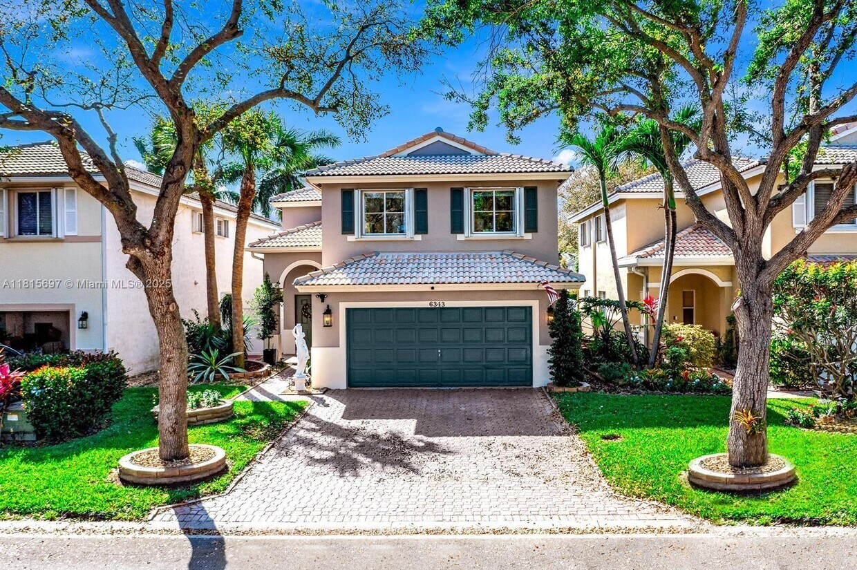 Foto principal - 6343 NW 36th Ave