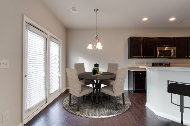Building Photo - 1365 Aster Ives Dr