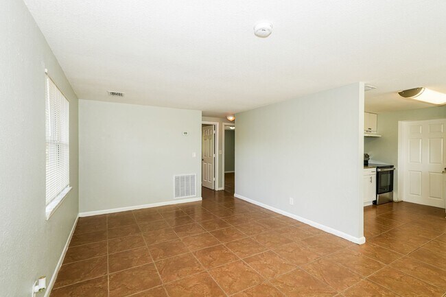 Foto del edificio - 3 BR/1BA | Newly Renovated Single Family Home | Large yard| In Tampa!
