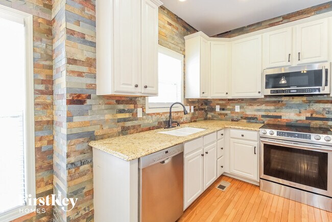 Building Photo - 2807 Grasmere Dr