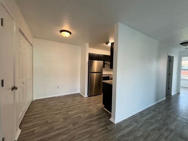 Foto del edificio - 715 Brett Circle