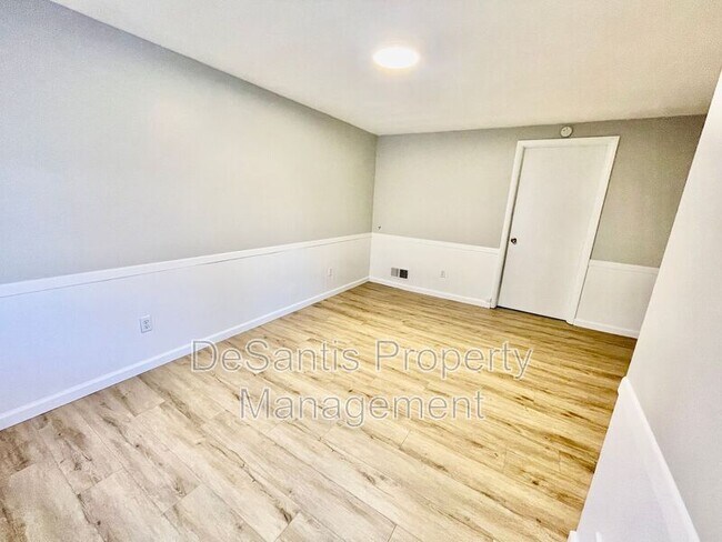 Building Photo - 3272 Ridge Rd Ext