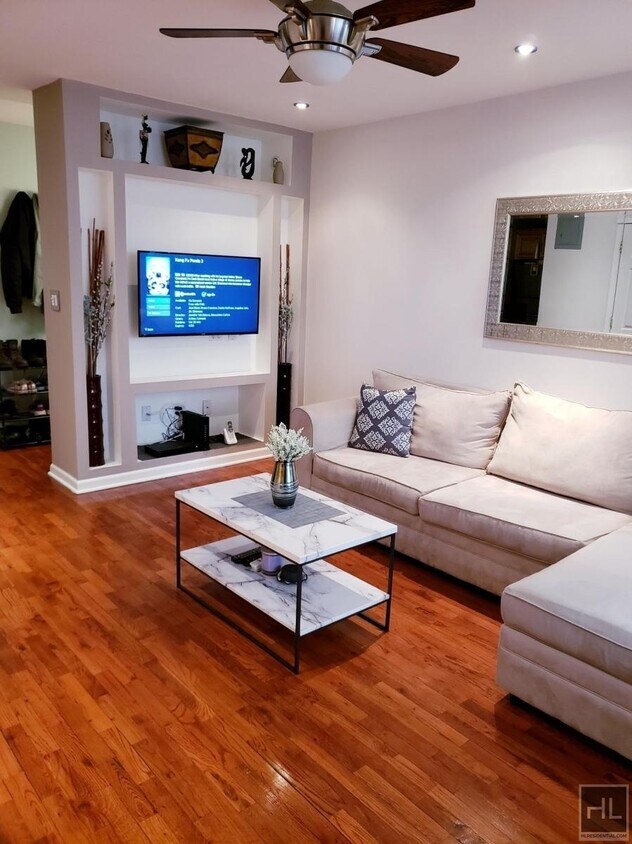 Mint and Spacious 2 Bedrooms / 1 Bath.Do... - Mint and  Spacious  2 Bedrooms / 1 Bath.Do...