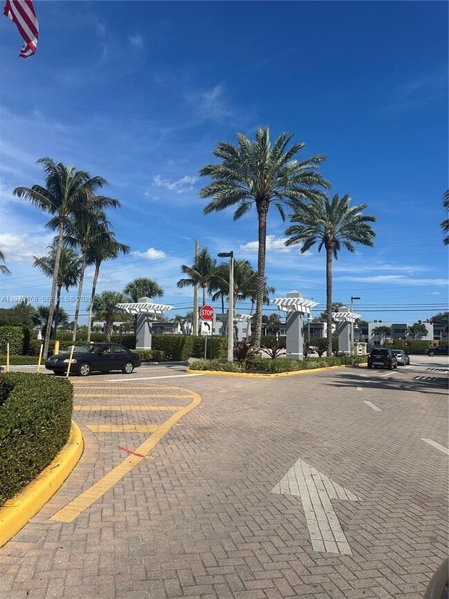 Foto del edificio - 323 Burgundy G