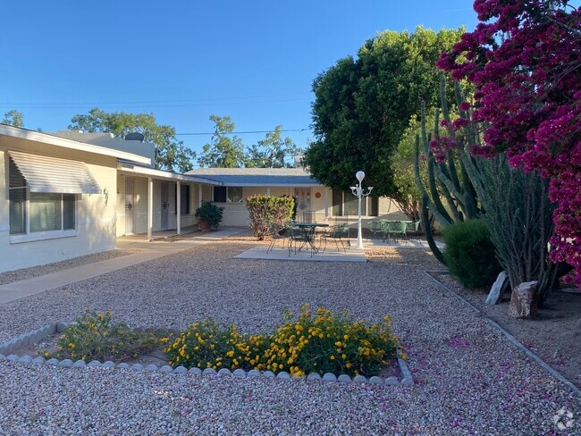 Building Photo - 3629 E Glenrosa Ave