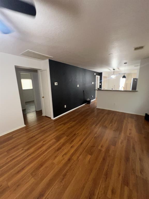 Foto del edificio - 6333 Settlers Square Ln