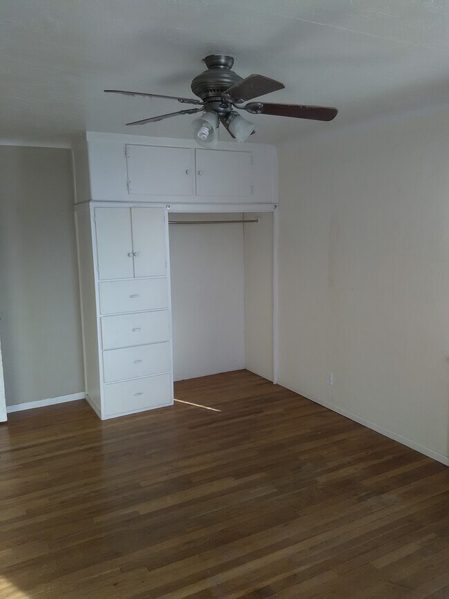 Dormitorio - 1200 NE Ochoco Ave