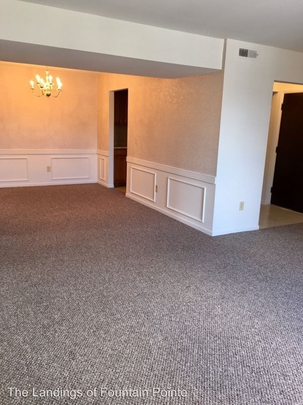 Building Photo - 6065 Fountain Pointe