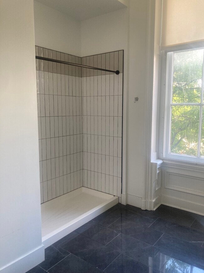 Building Photo - City Hall