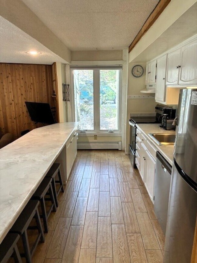 Foto del edificio - 1105 Ski Hill Rd