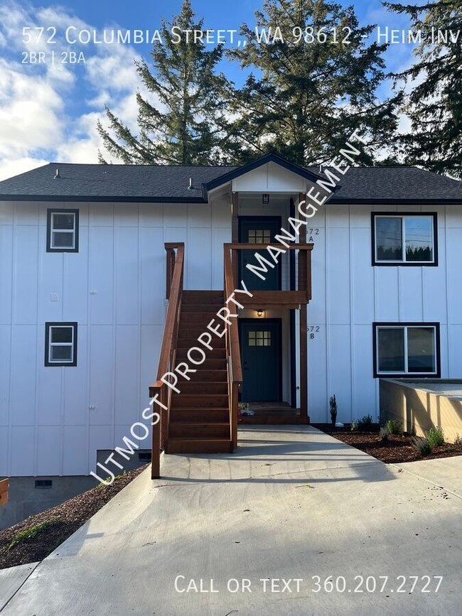 Building Photo - Stunning views of the Columbia River! Bran...