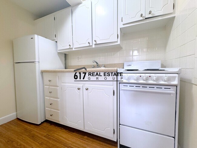 Foto del edificio - 176 N Beacon St