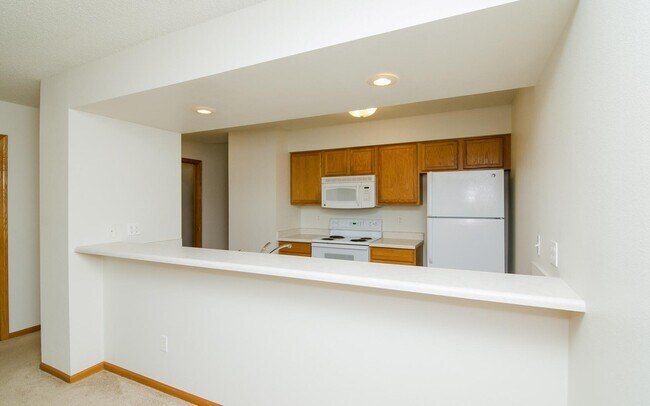 Building Photo - 2625 Rushmore Dr