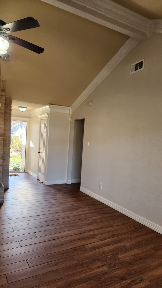 Foto del edificio - 20018 Bolton Bridge Ln