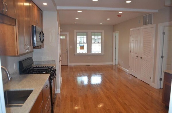 Foto principal - 75 Ash St
