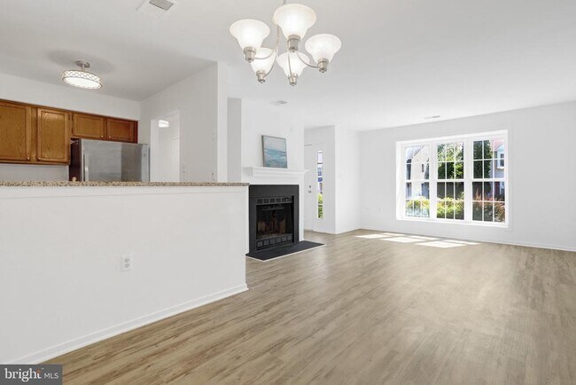 Foto del edificio - 7825 Harrowgate Cir