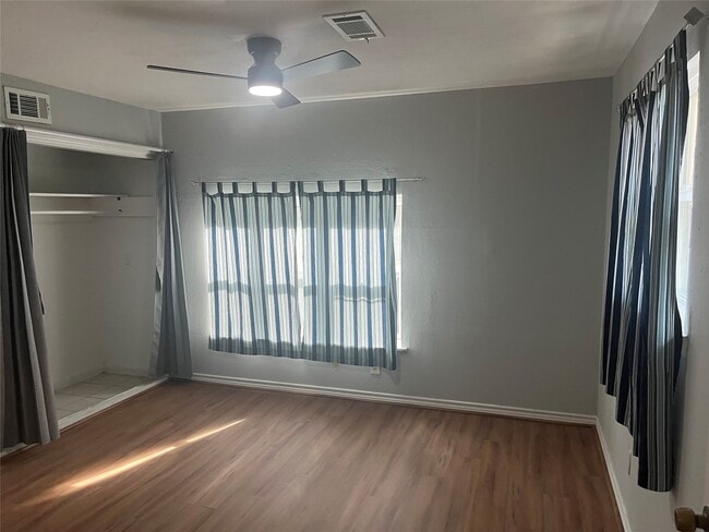 Foto del edificio - 12501 W Hardy Rd