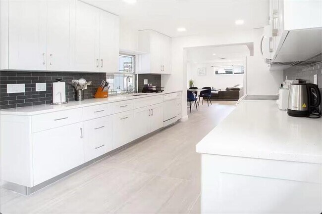 Foto del edificio - 21000 Highland Lakes Blvd