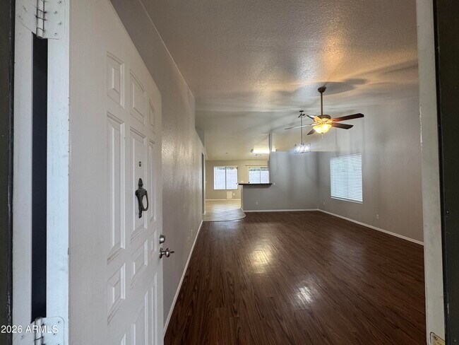 Foto del edificio - 14634 W Marcus Dr