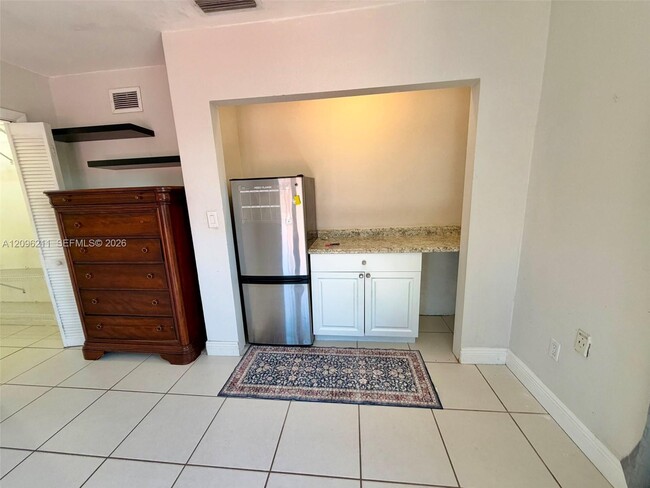 Building Photo - 1740 SW 94th Ave