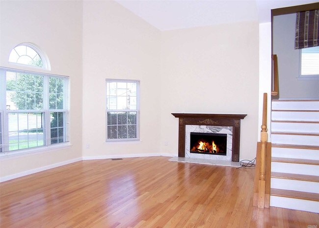 Foto del edificio - 49 Sunflower Ridge Rd