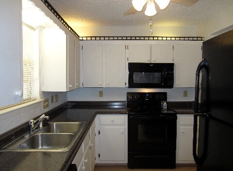 Foto del edificio - 902 Willowbrook St