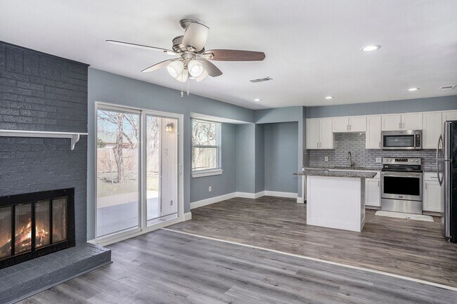 Building Photo - Beautifully Crafted 5-3-2 in Fort worth!