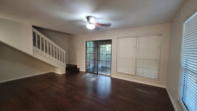 Foto del edificio - 819 SW 57 Terrace