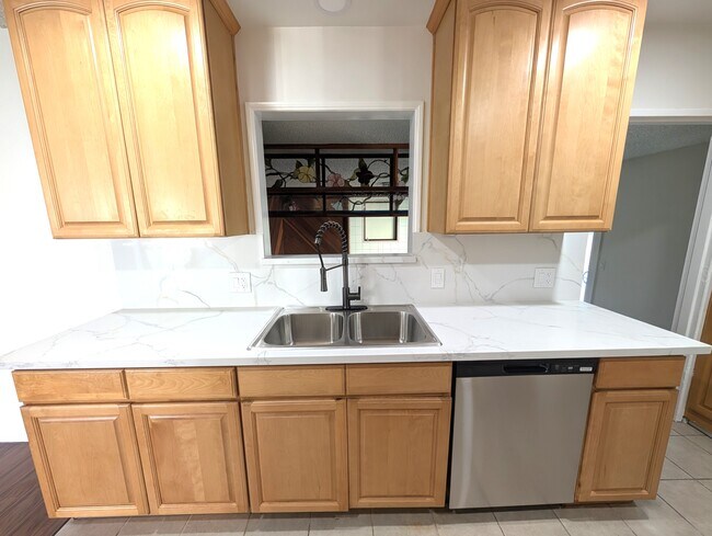 Foto del edificio - 3430 W 227th St