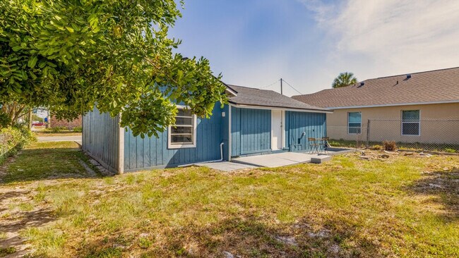 Foto del edificio - 1610 N Goldenrod Rd