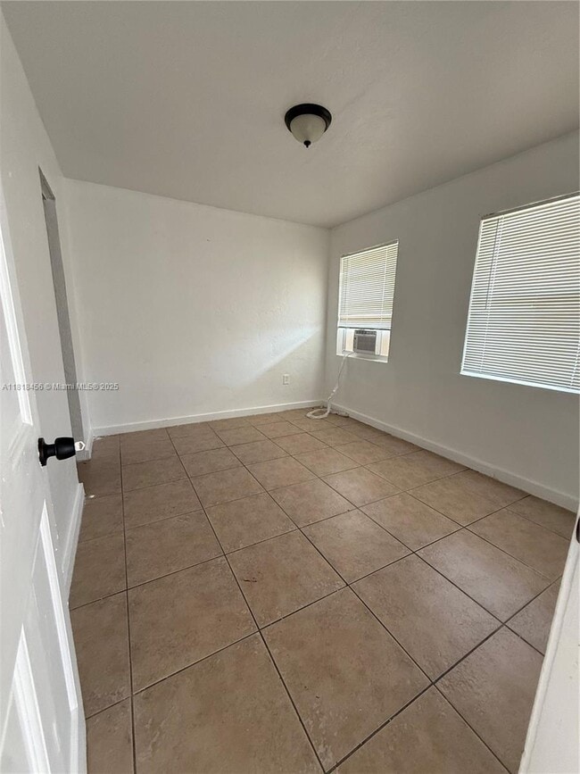 Foto del edificio - 1306 NW 61st St