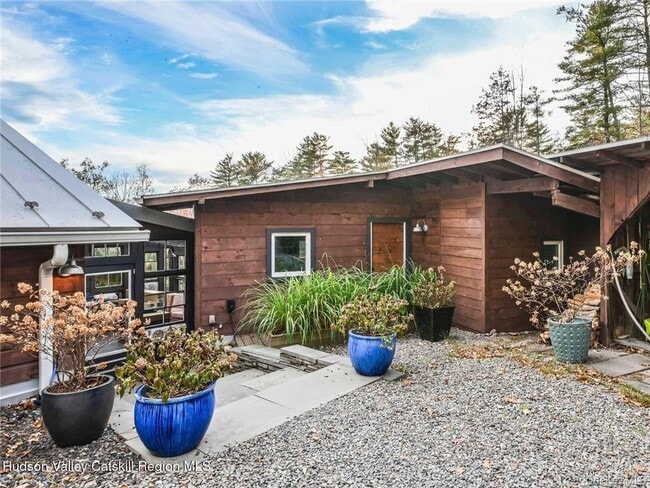 Building Photo - 36 Summers Ln