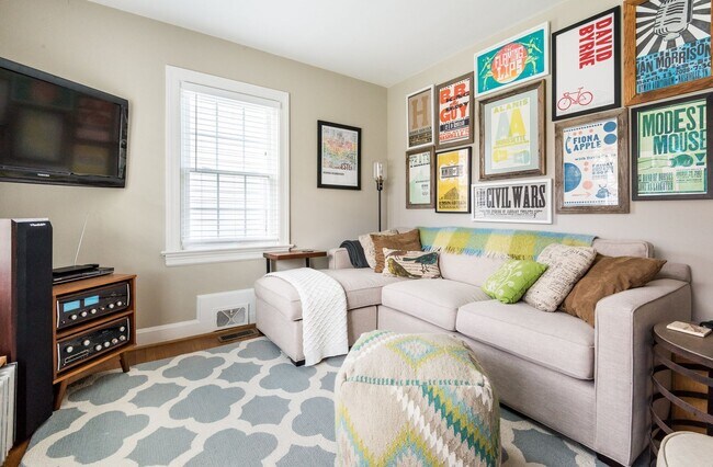 Foto del edificio - 4712 Fitzhugh Ave