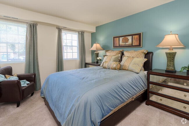 1 Bedroom Apartment - Southgate Apartments & Townhomes