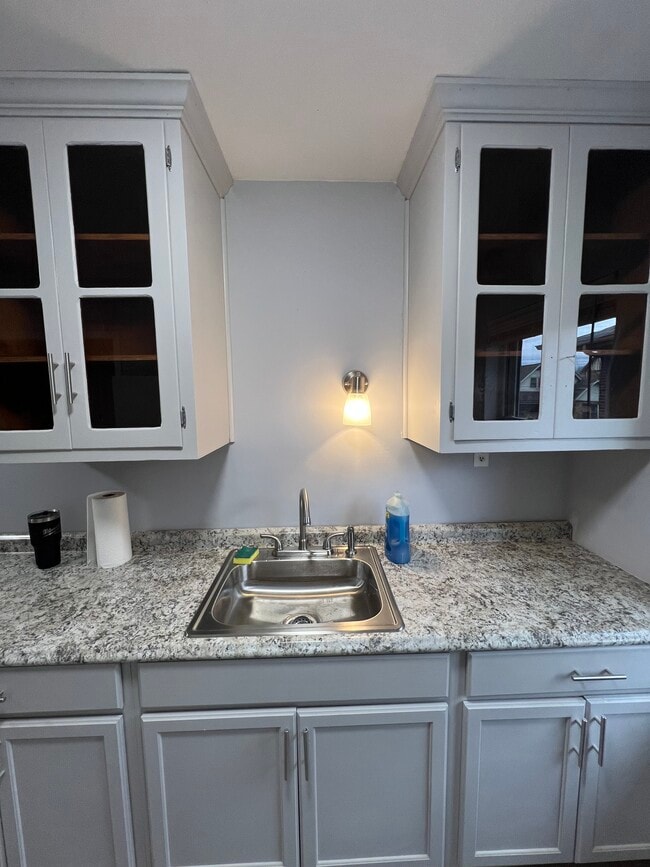 Building Photo - 3849 Delmar Ave