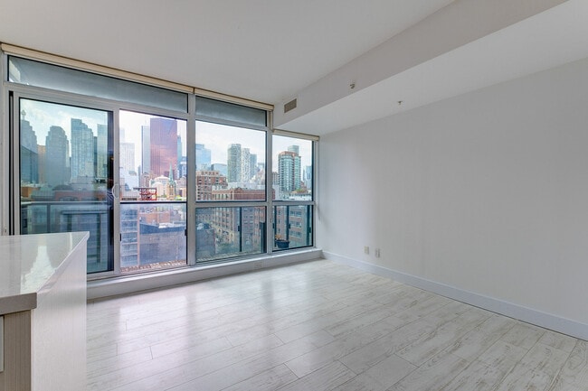 Building Photo - 39 Sherbourne St