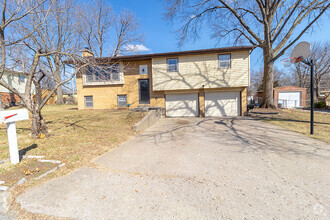 Building Photo - 2516 Lilac Dr